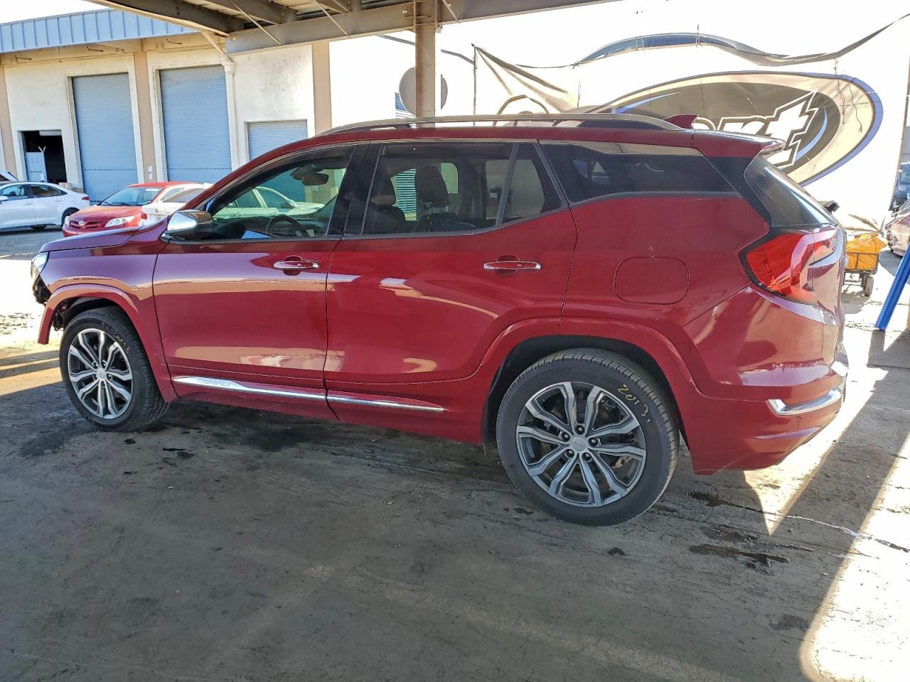 2018 GMC TERRAIN DENALI photo 3