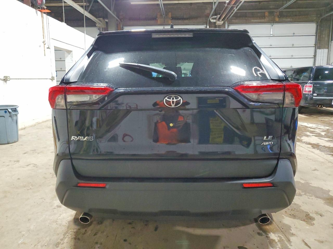 2019 TOYOTA RAV4 LE photo 11