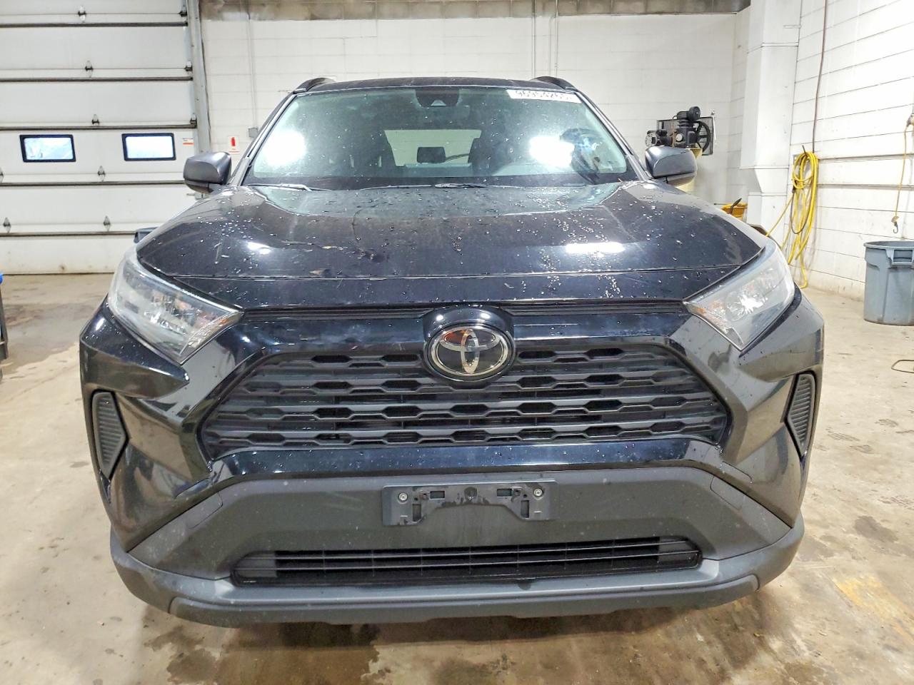 2019 TOYOTA RAV4 LE photo 9