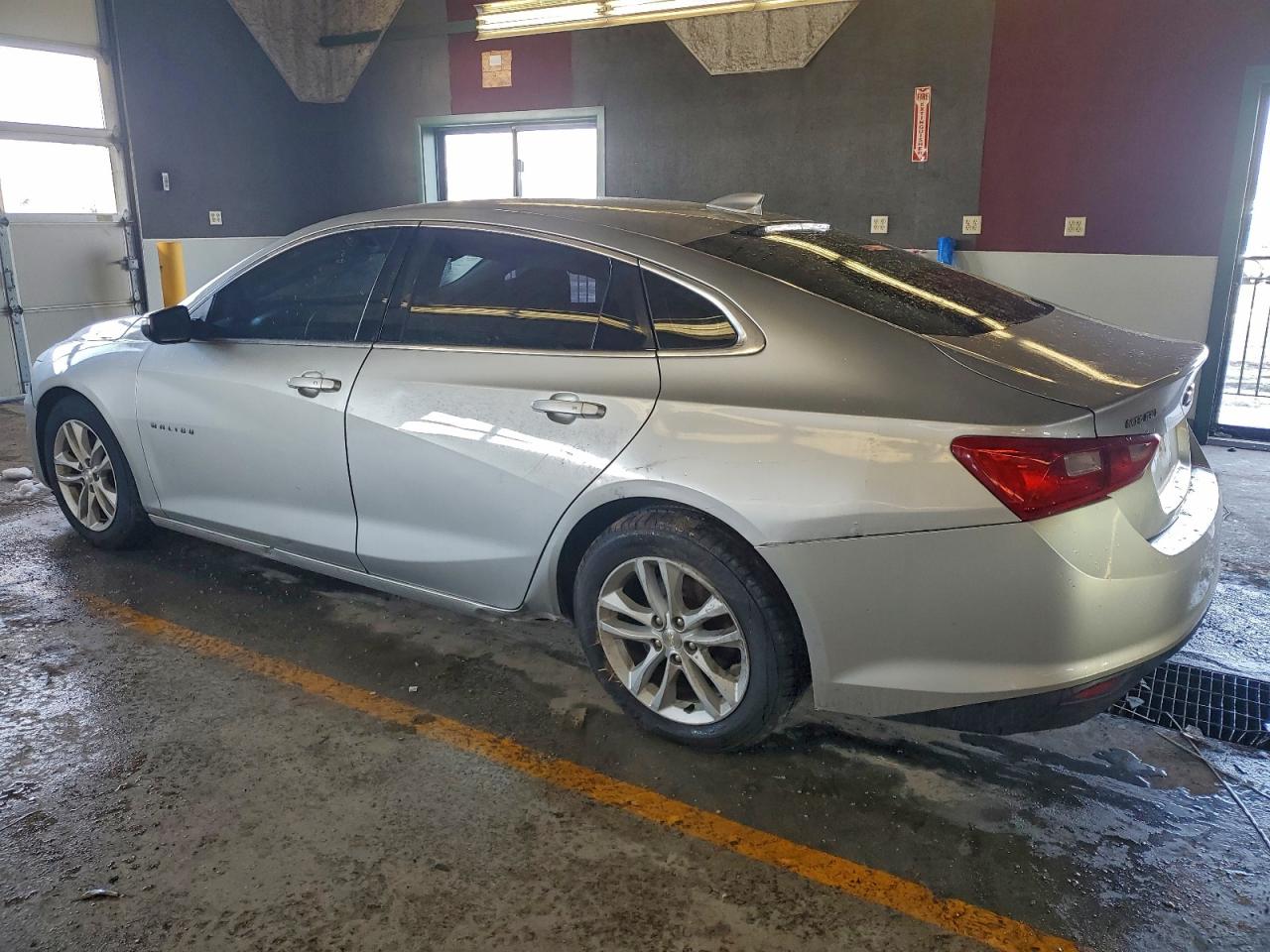 2016 CHEVROLET MALIBU LT photo 2