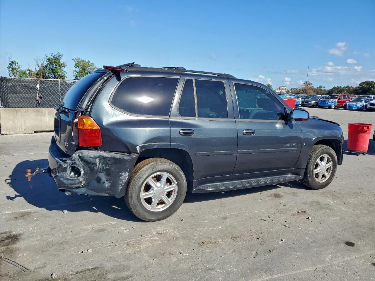 2005 GMC ENVOY DENALI photo 5
