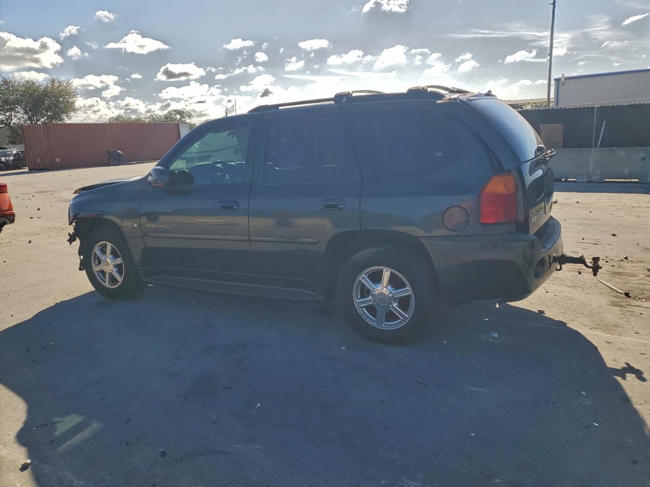 2005 GMC ENVOY DENALI photo 3