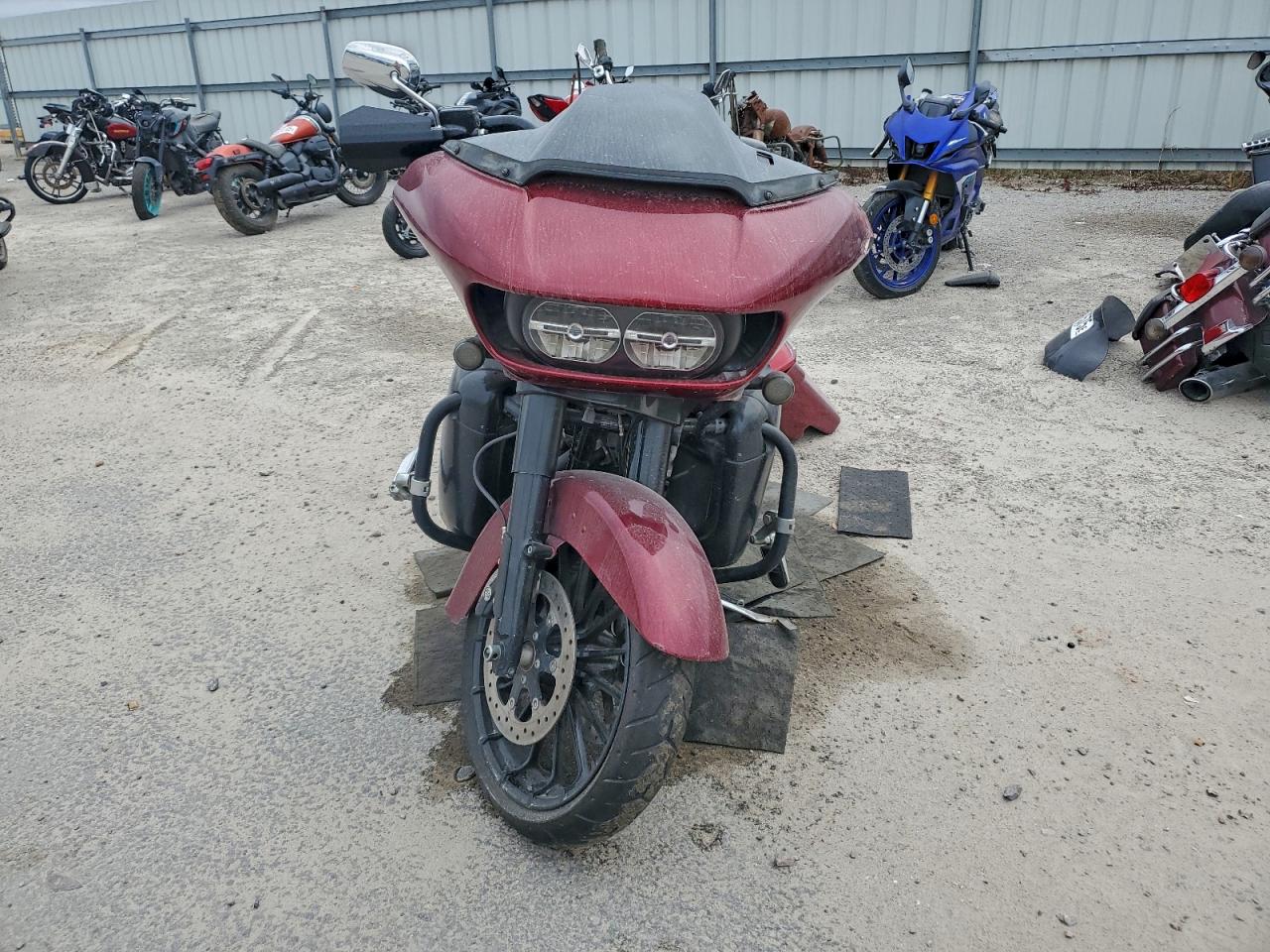 2018 HARLEY-DAVIDSON FLTRXS ROAD GLIDE SPECIAL photo 3