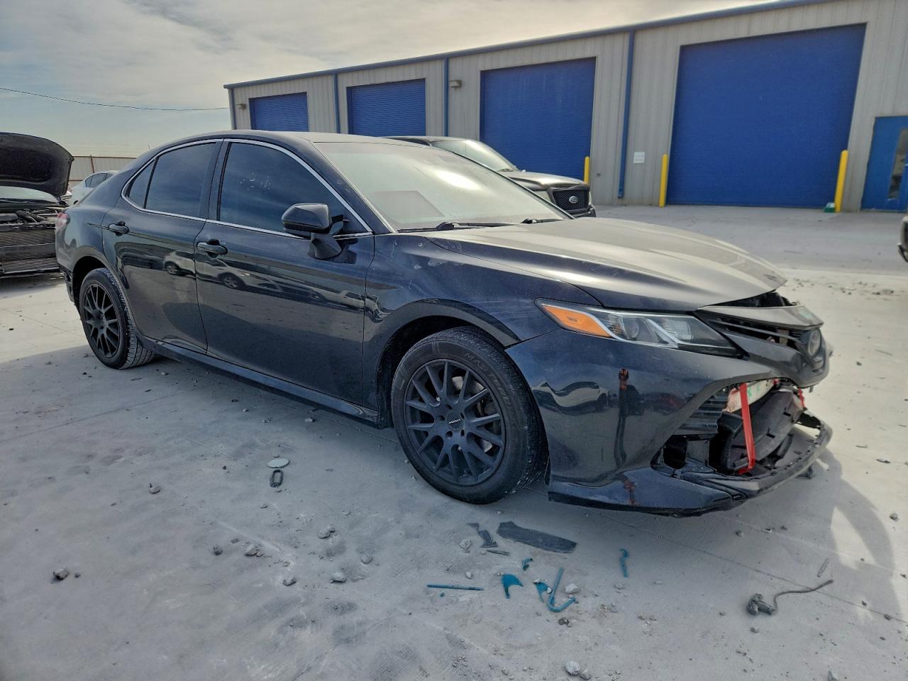 2018 TOYOTA CAMRY L photo 4
