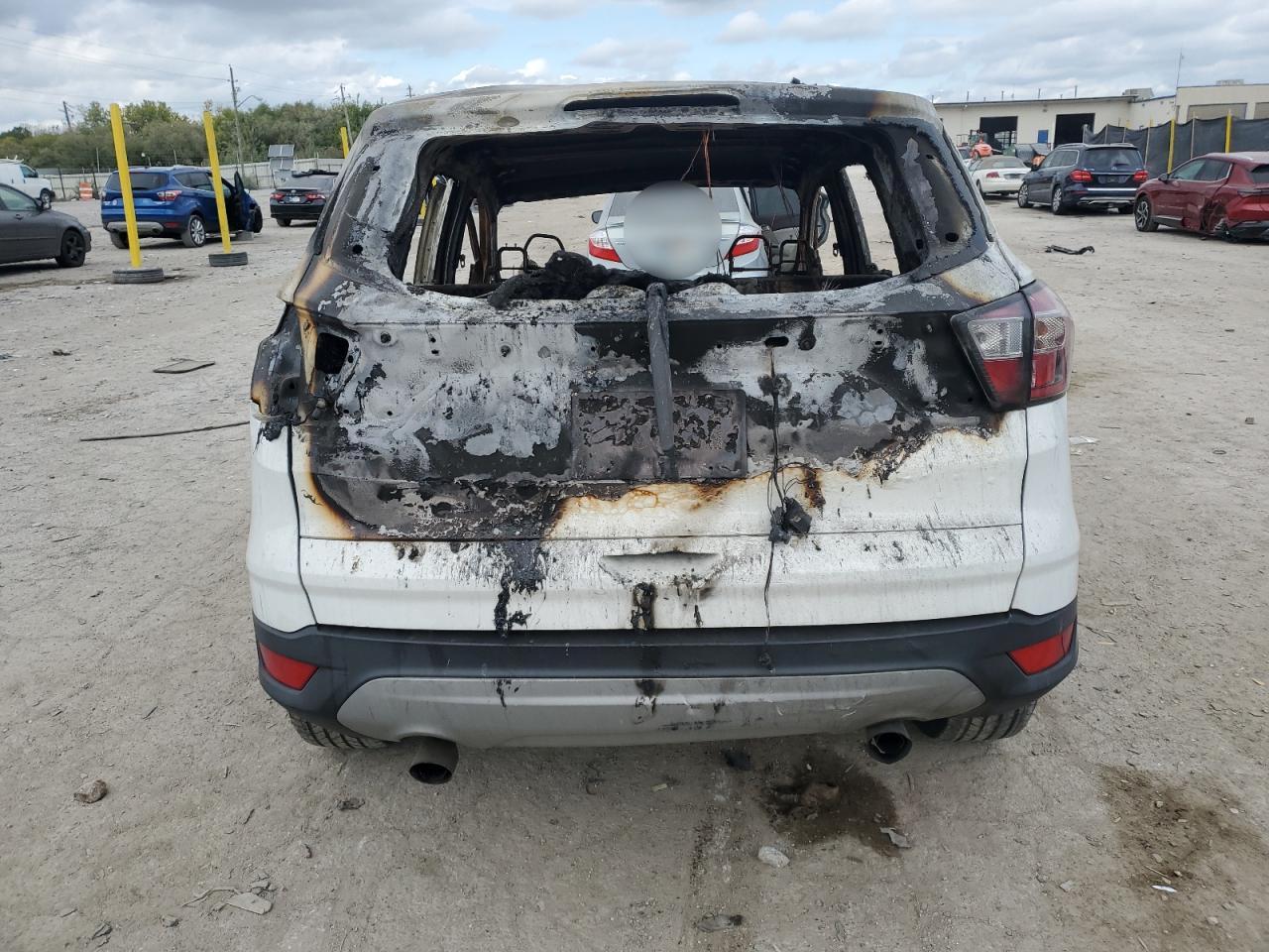 2017 FORD ESCAPE SE photo 11