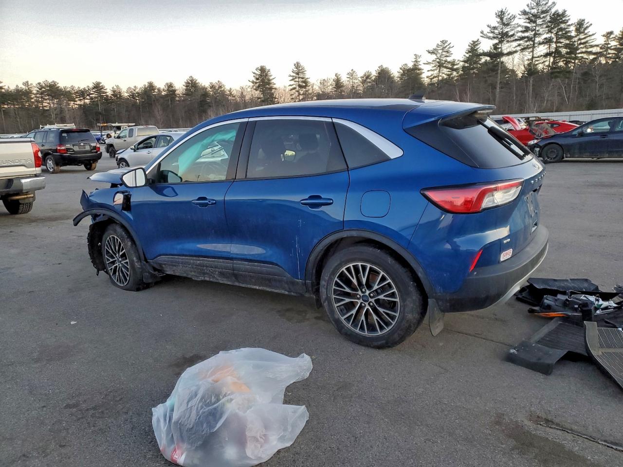 2022 FORD ESCAPE SE photo 3