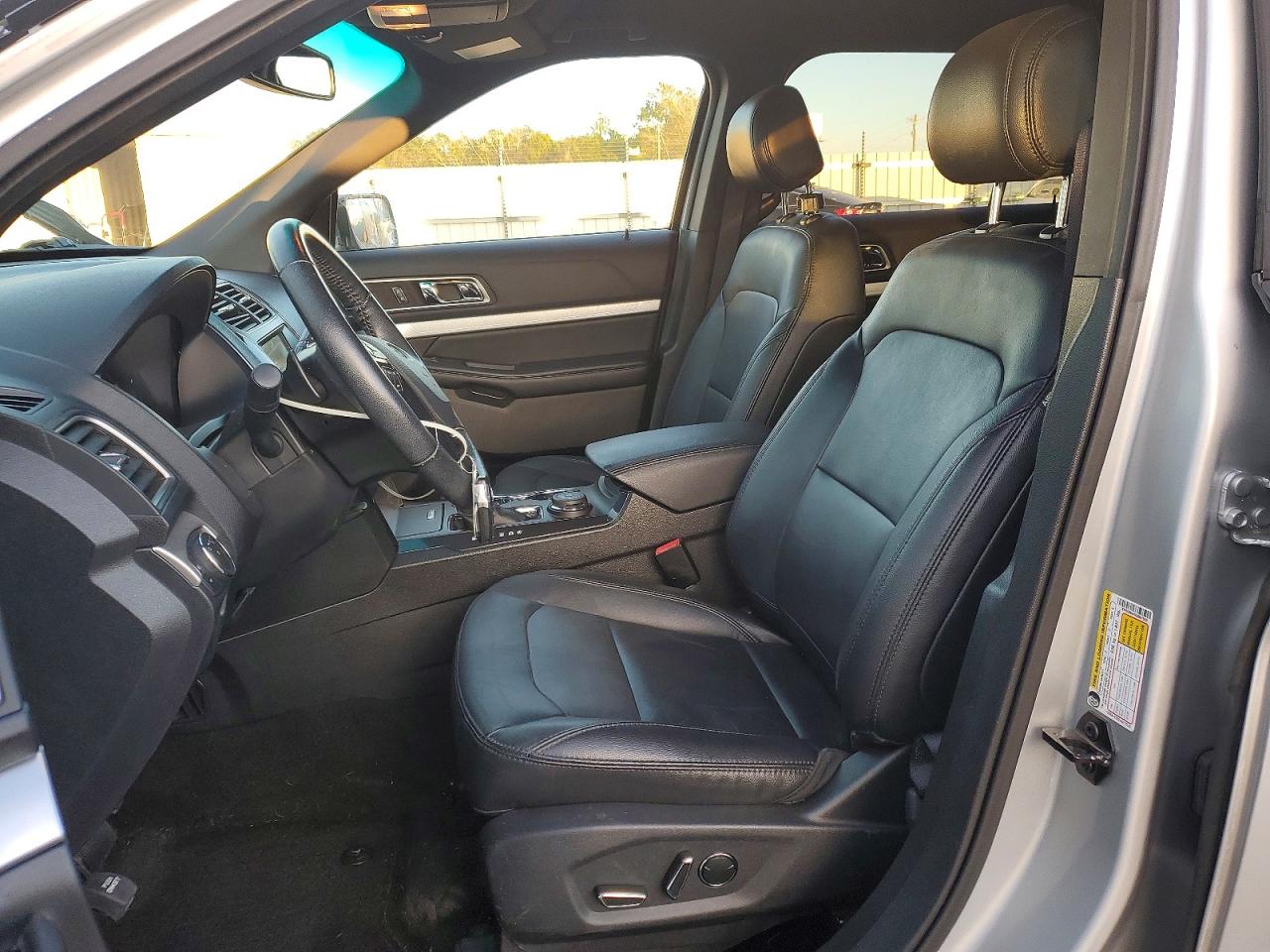 2016 FORD EXPLORER XLT photo 19