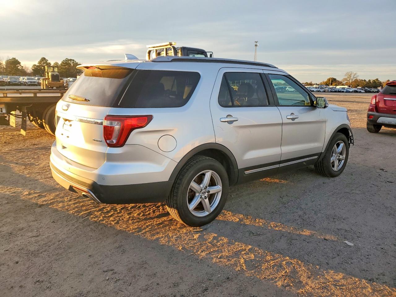 2016 FORD EXPLORER XLT photo 7