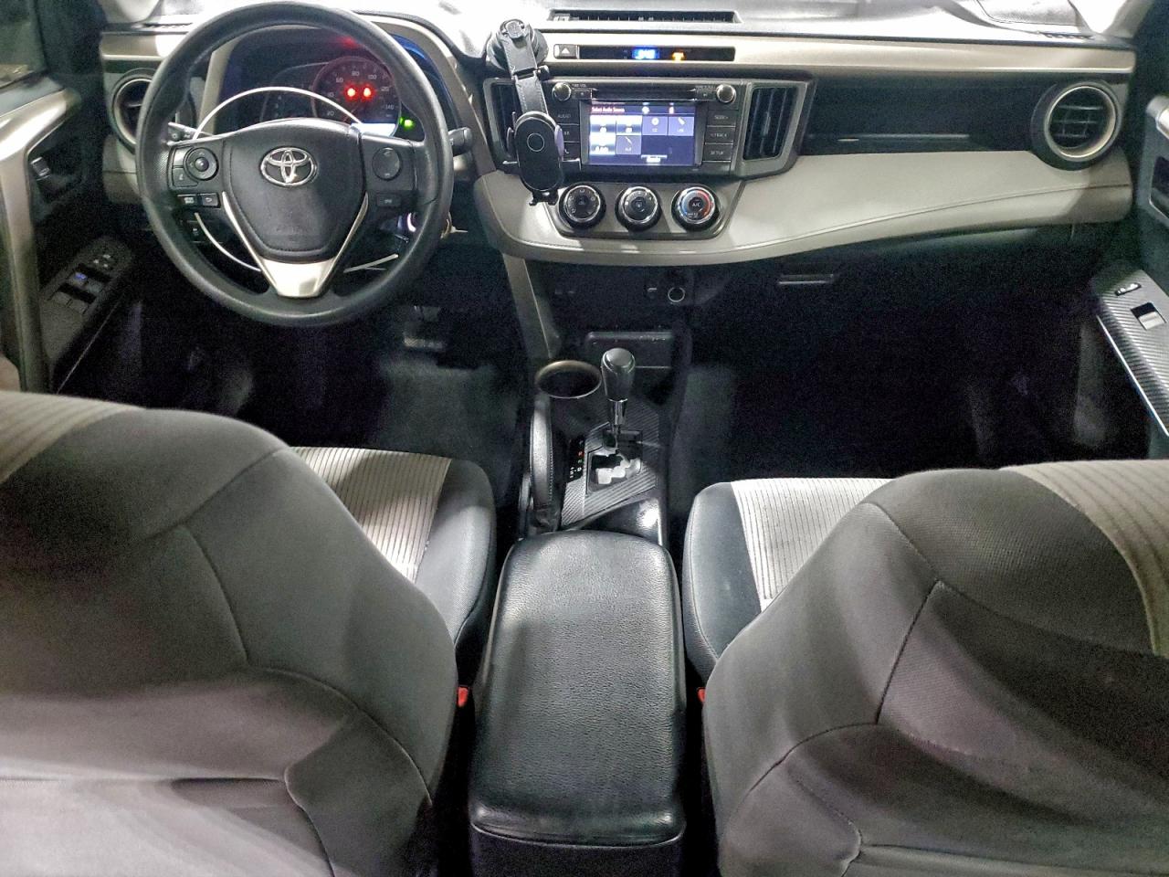 2015 TOYOTA RAV4 LE photo 8
