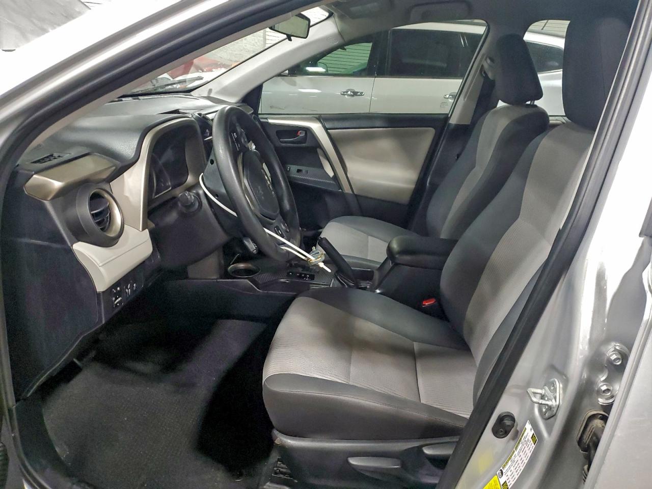 2015 TOYOTA RAV4 LE photo 7
