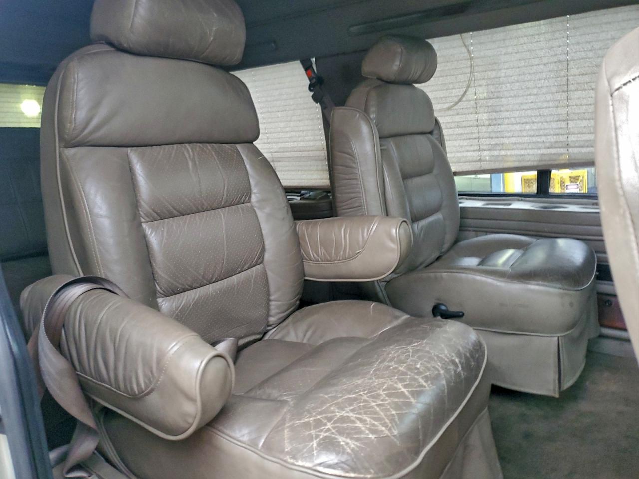 2004 FORD ECONOLINE E150 VAN photo 11