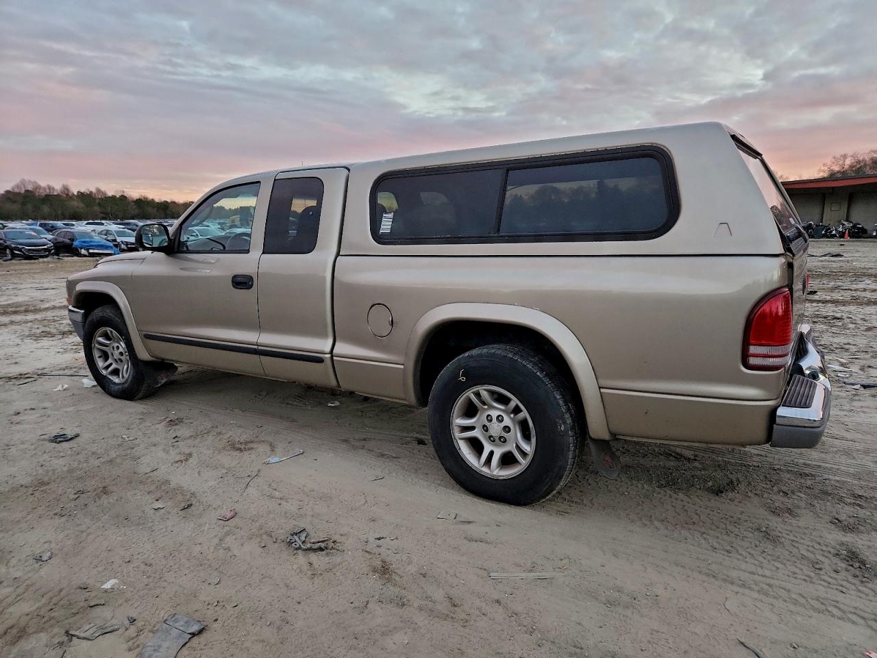 2003 DODGE DAKOTA SLT photo 2