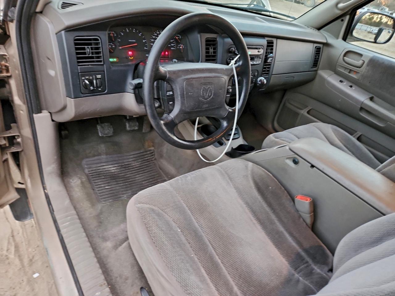 2003 DODGE DAKOTA SLT photo 8