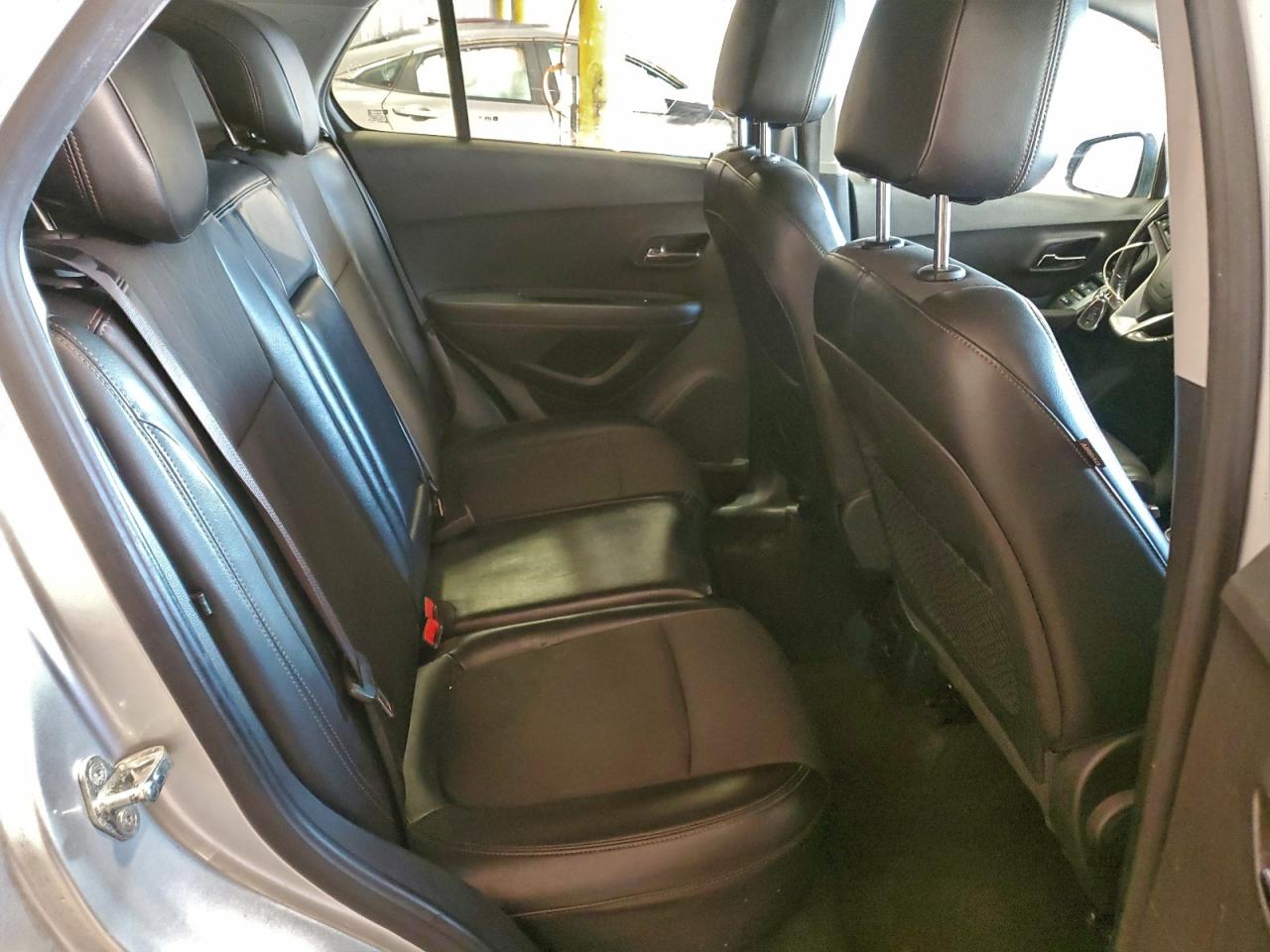 2018 CHEVROLET TRAX 1LT photo 11
