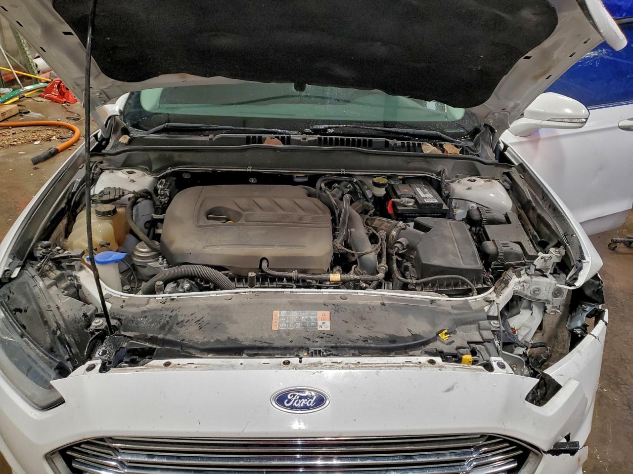 2014 FORD FUSION SE photo 21