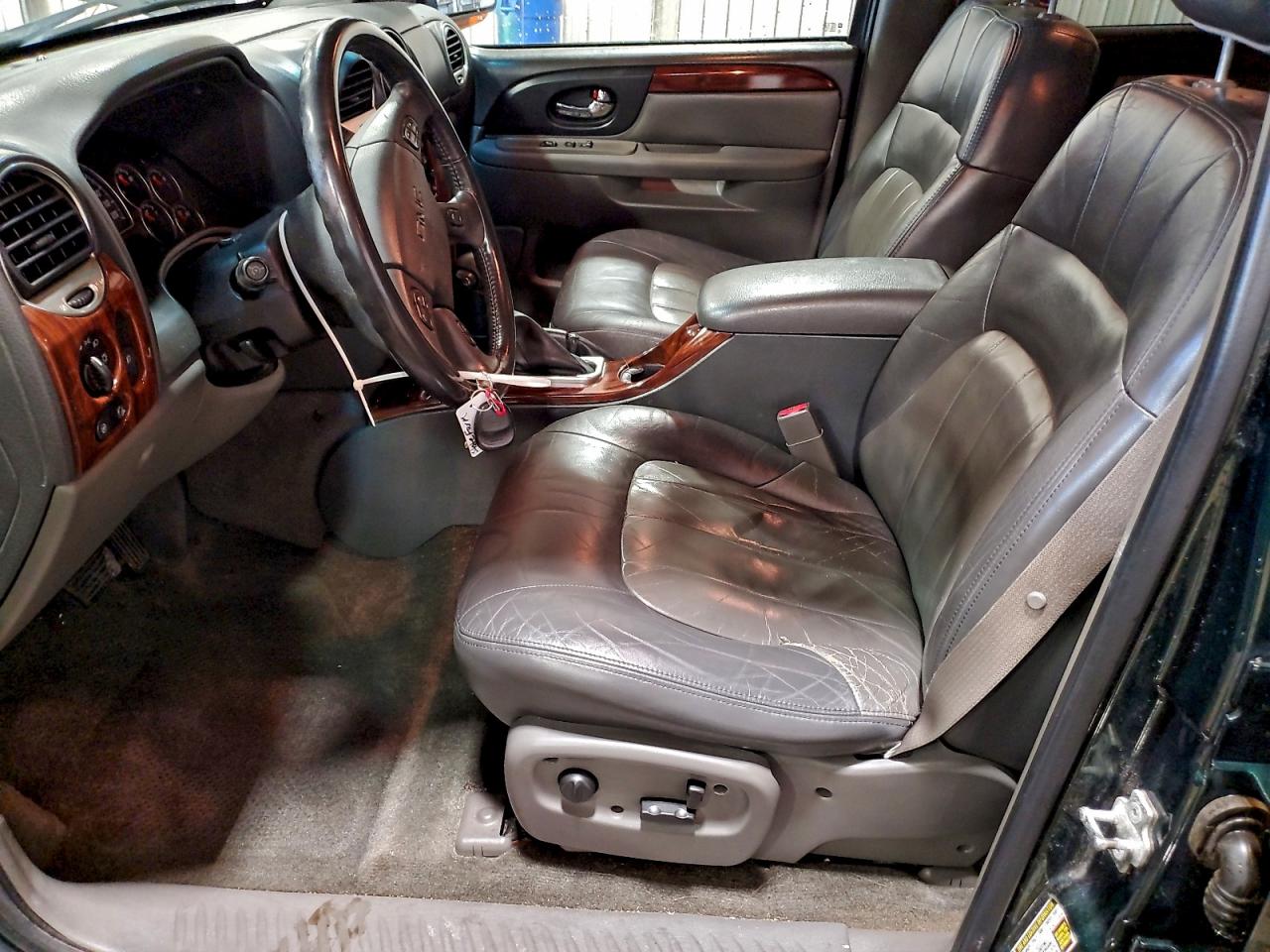 2004 GMC ENVOY photo 7