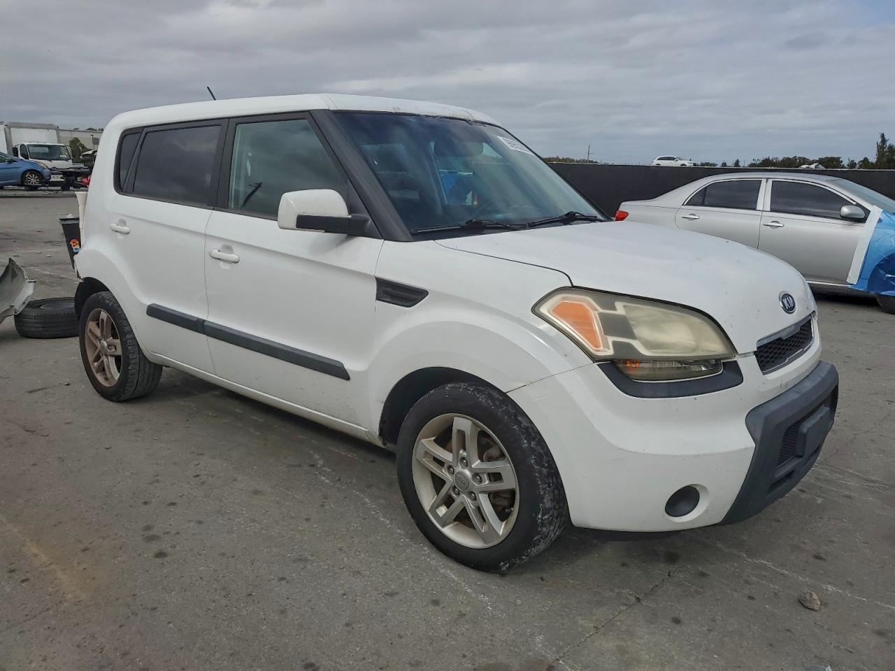 2011 KIA SOUL + photo 10