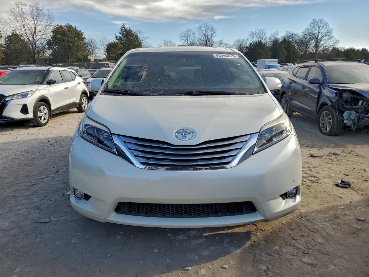 2015 TOYOTA SIENNA XLE photo 9