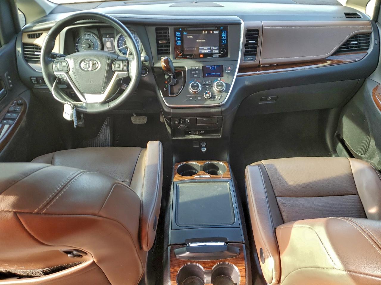 2015 TOYOTA SIENNA XLE photo 15