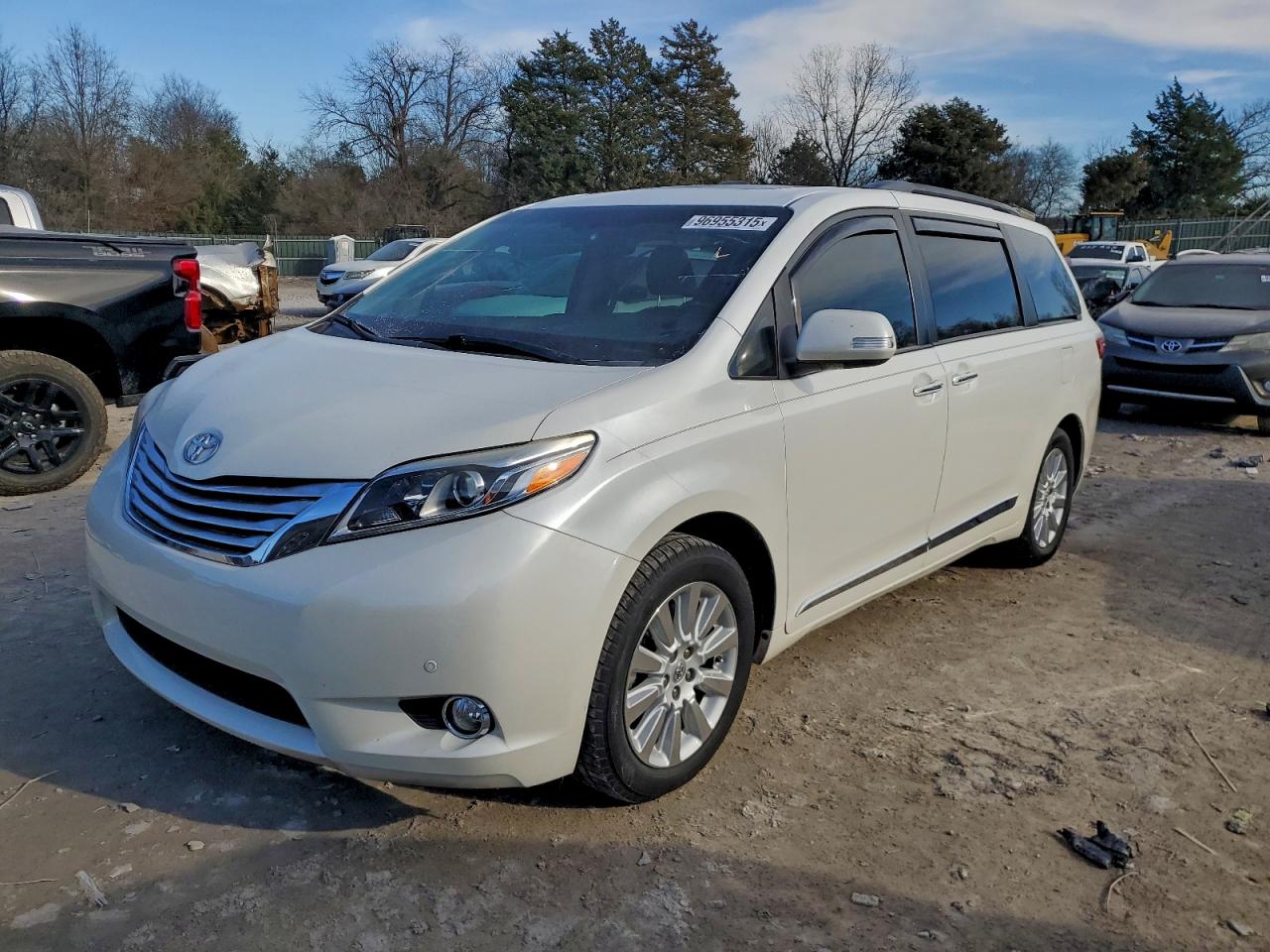 2015 TOYOTA SIENNA