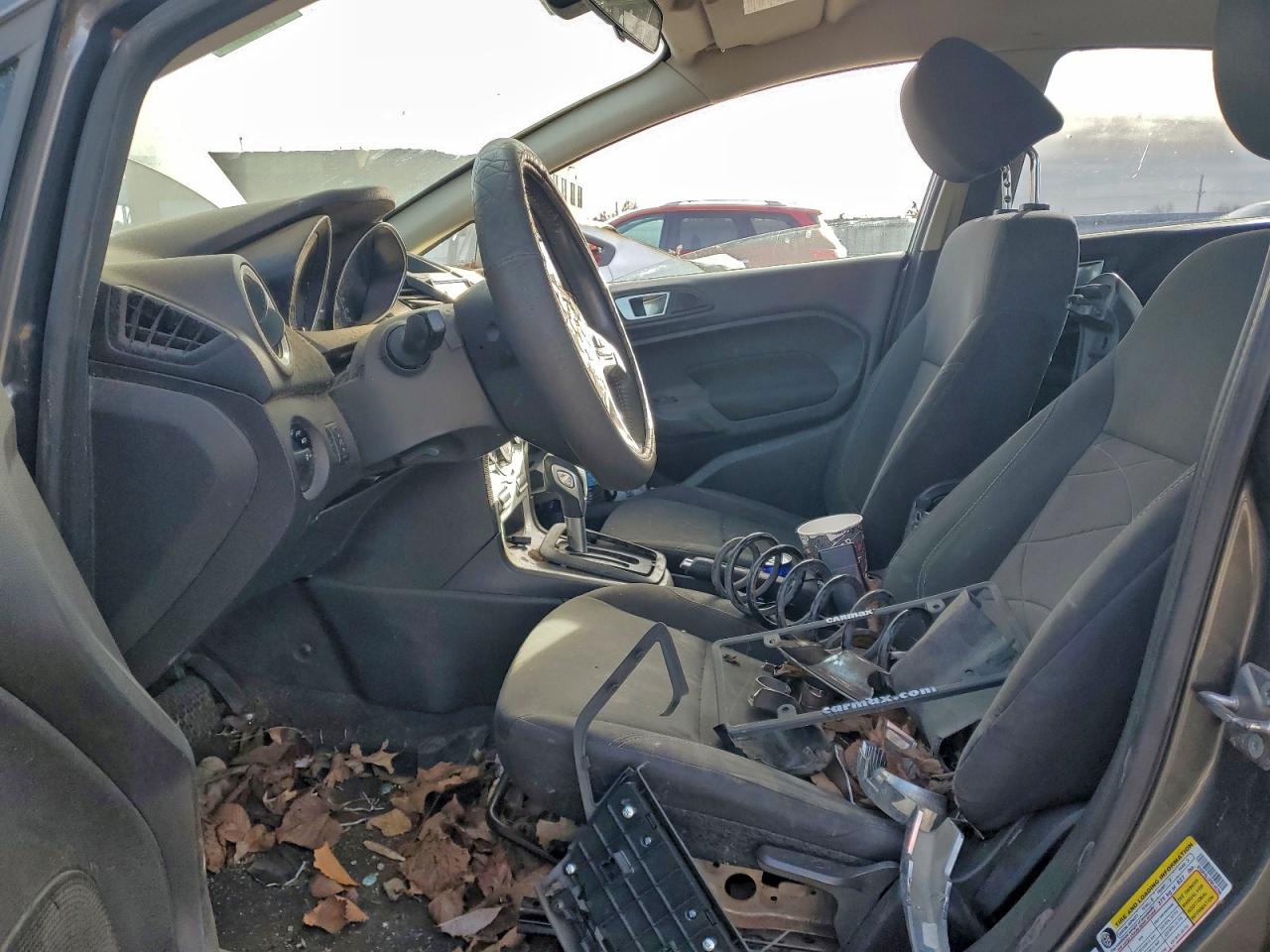 2015 FORD FIESTA SE photo 7