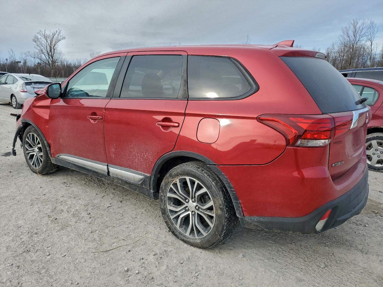2018 MITSUBISHI OUTLANDER SE photo 2