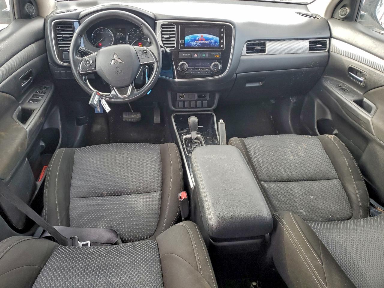 2018 MITSUBISHI OUTLANDER SE photo 8