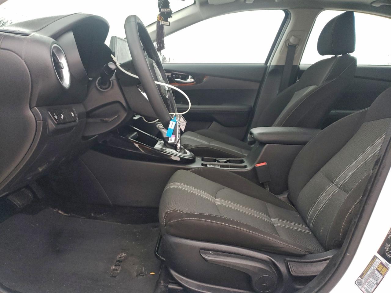 2024 KIA FORTE EX photo 13