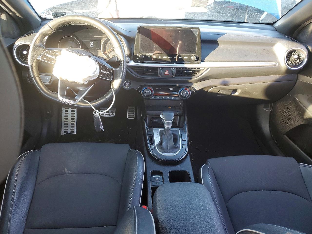 2023 KIA FORTE GT LINE photo 8