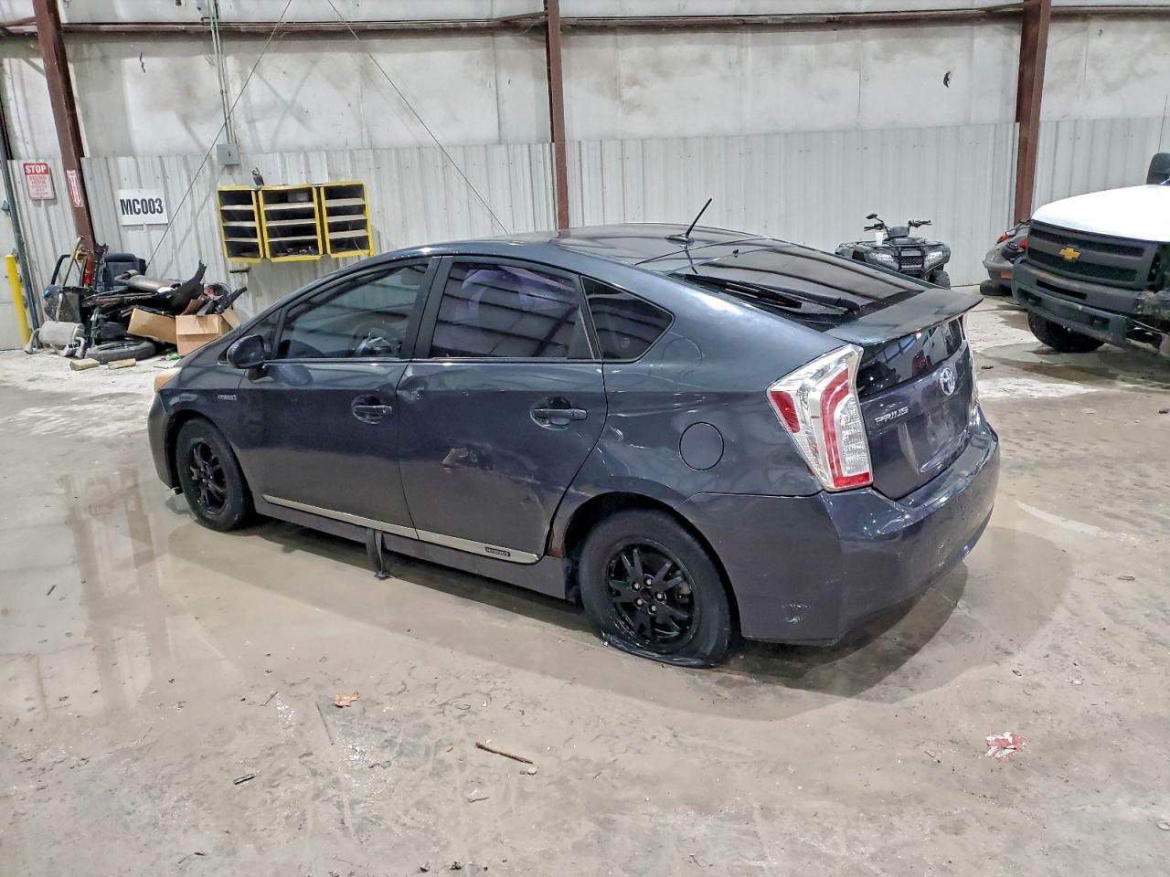 2012 TOYOTA PRIUS photo 2