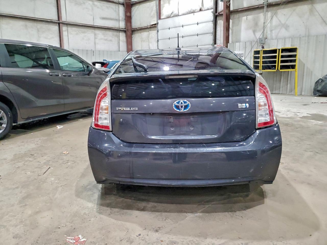 2012 TOYOTA PRIUS photo 6