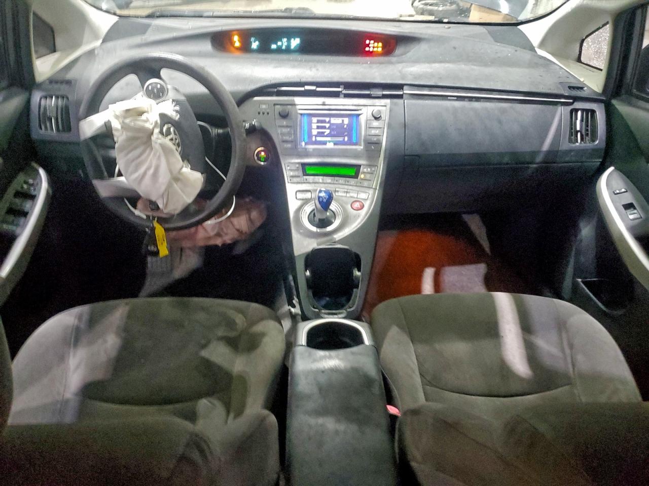 2012 TOYOTA PRIUS photo 8