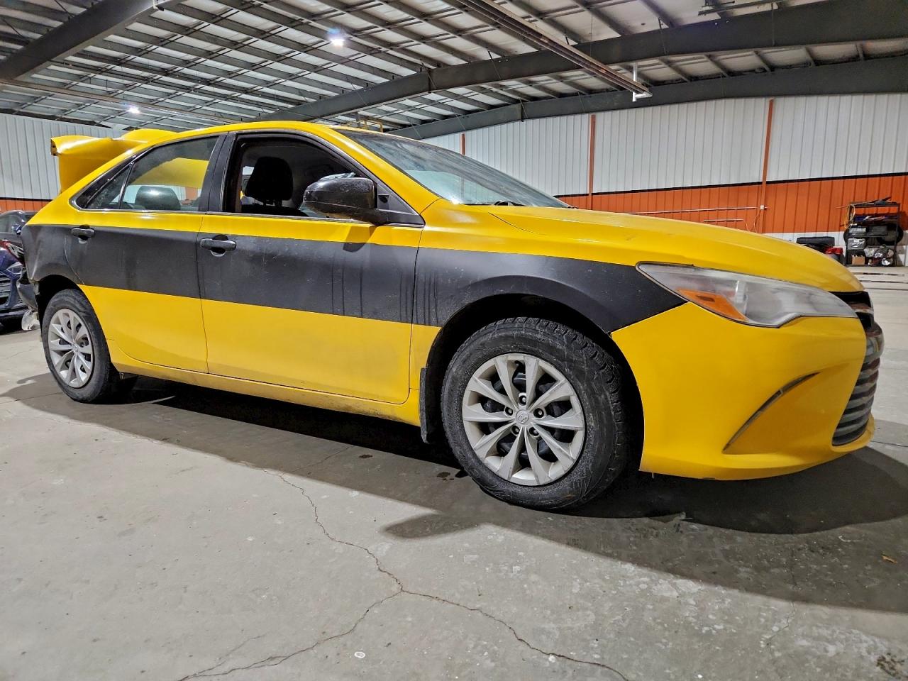 2017 TOYOTA CAMRY LE photo 10