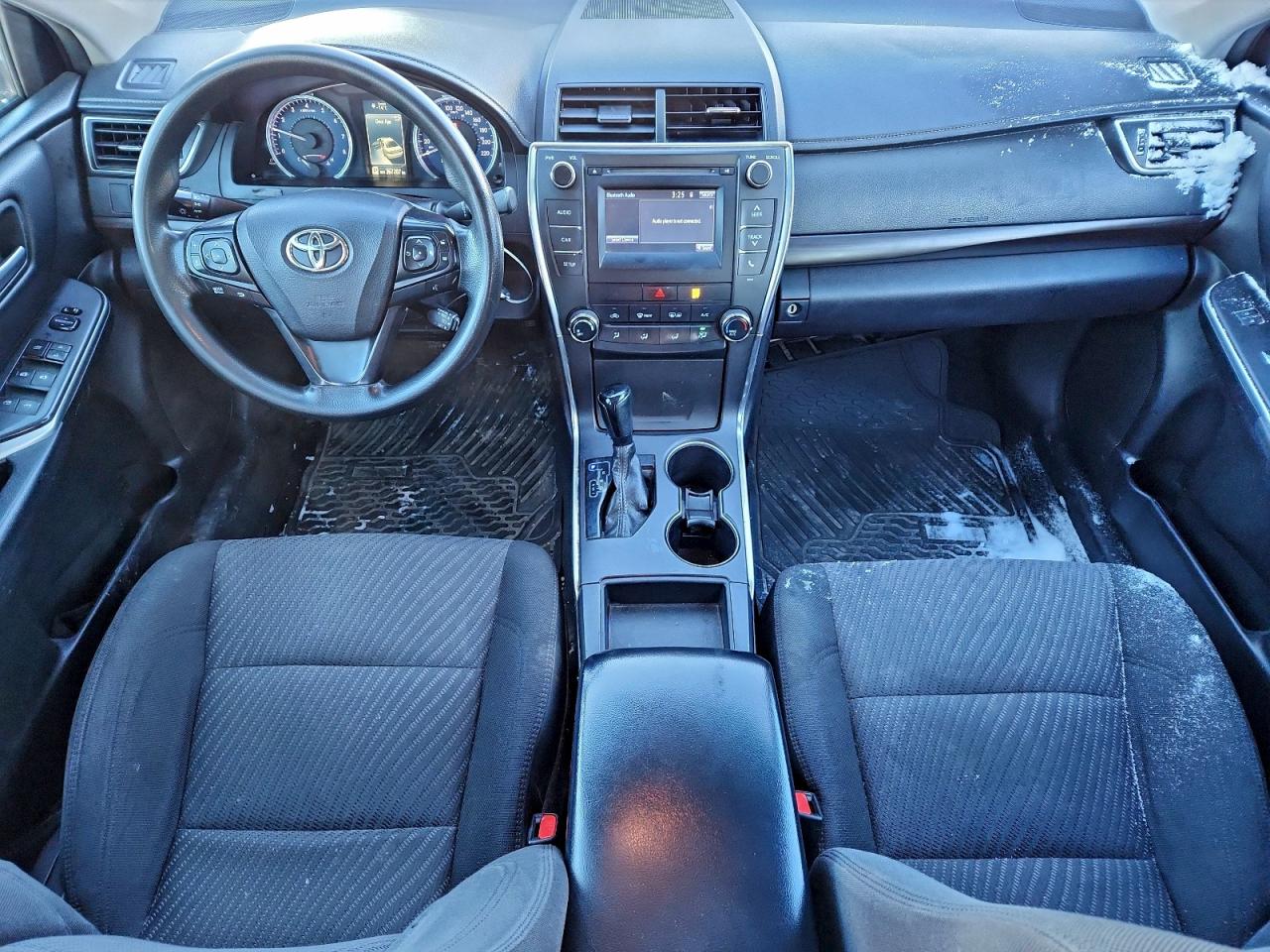 2017 TOYOTA CAMRY LE photo 22