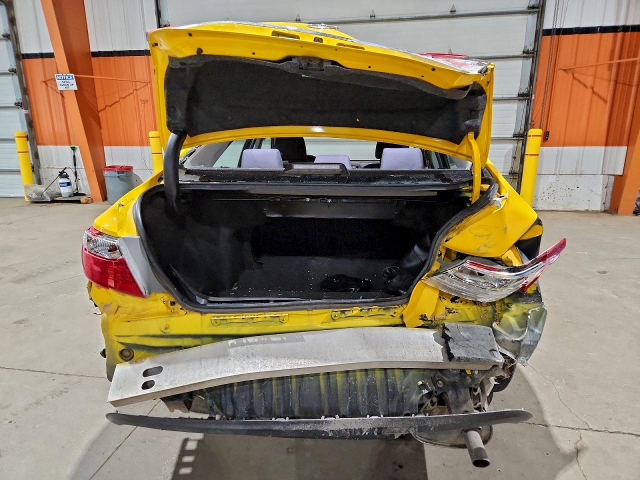 2017 TOYOTA CAMRY LE photo 16
