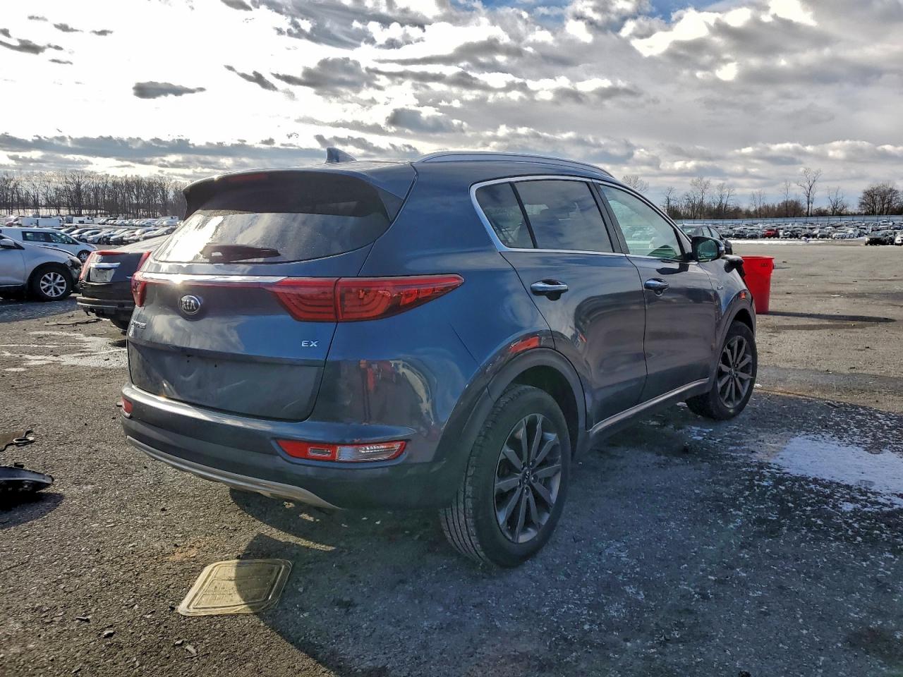2018 KIA SPORTAGE EX photo 9