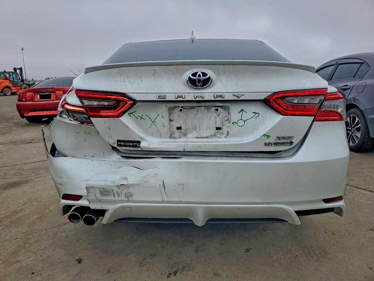 2021 TOYOTA CAMRY XSE photo 6