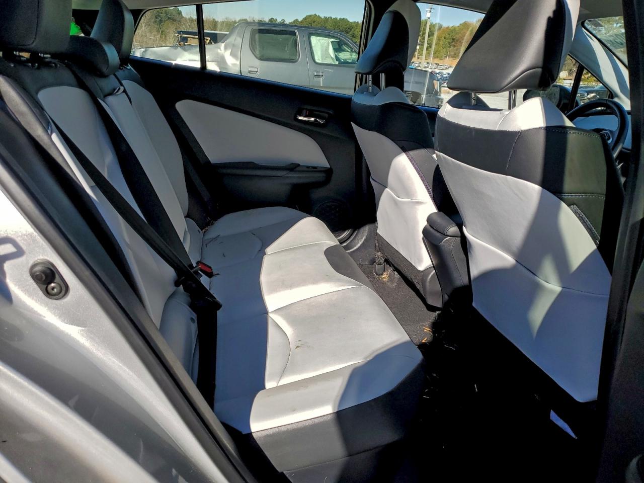 2017 TOYOTA PRIUS photo 10