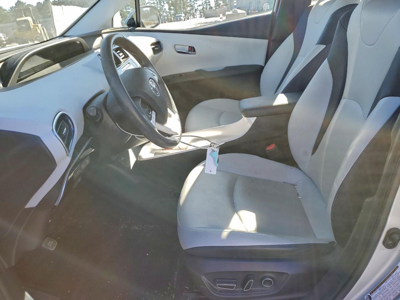 2017 TOYOTA PRIUS photo 7