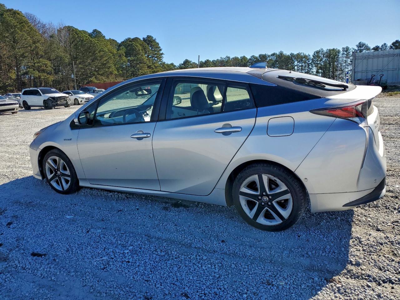 2017 TOYOTA PRIUS photo 2