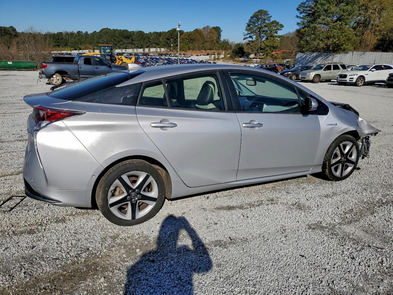 2017 TOYOTA PRIUS photo 3