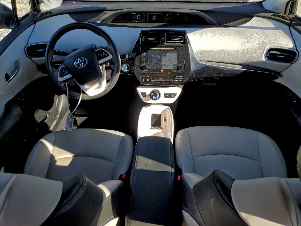 2017 TOYOTA PRIUS photo 8
