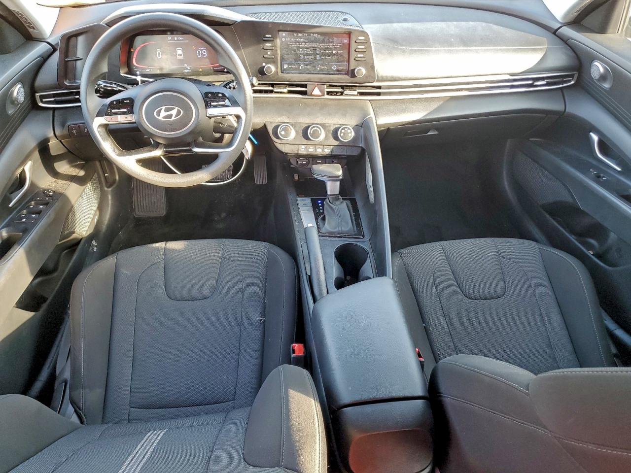 2024 HYUNDAI ELANTRA SE photo 22