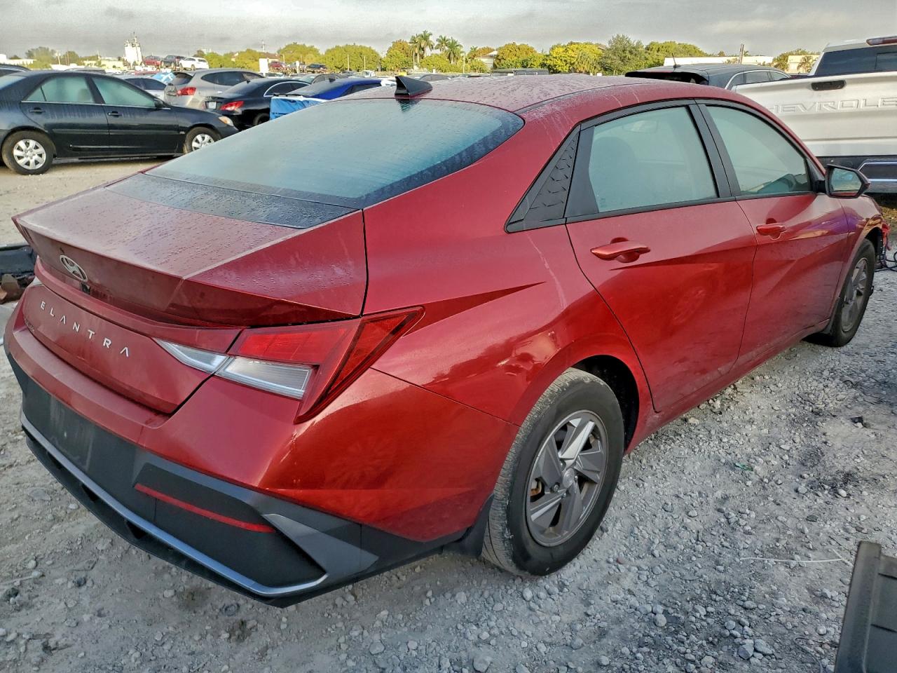 2024 HYUNDAI ELANTRA SE photo 7