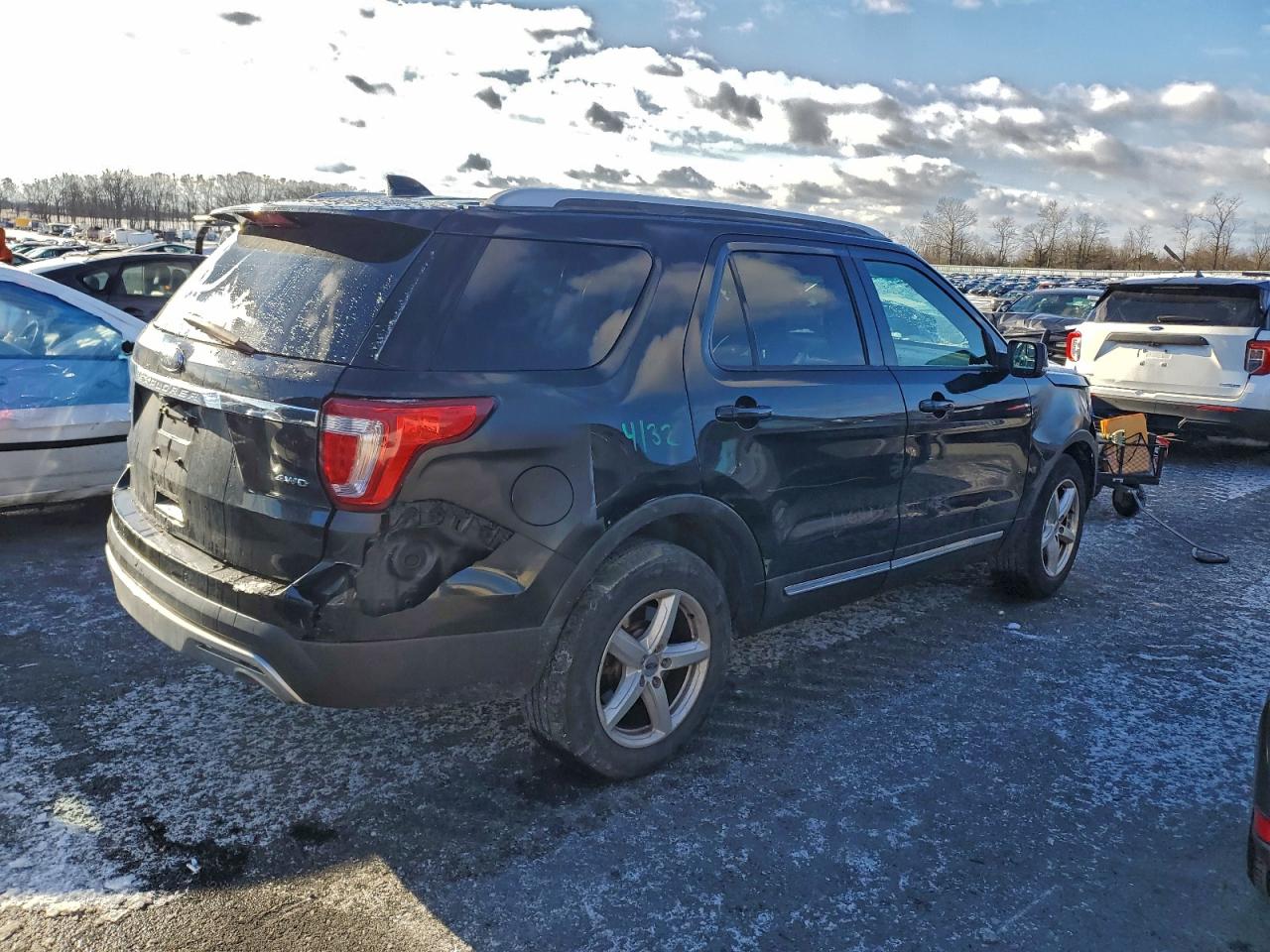 2016 FORD EXPLORER XLT photo 5