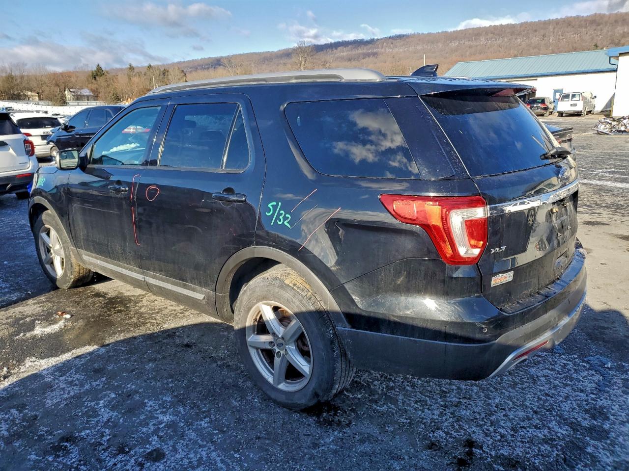 2016 FORD EXPLORER XLT photo 3