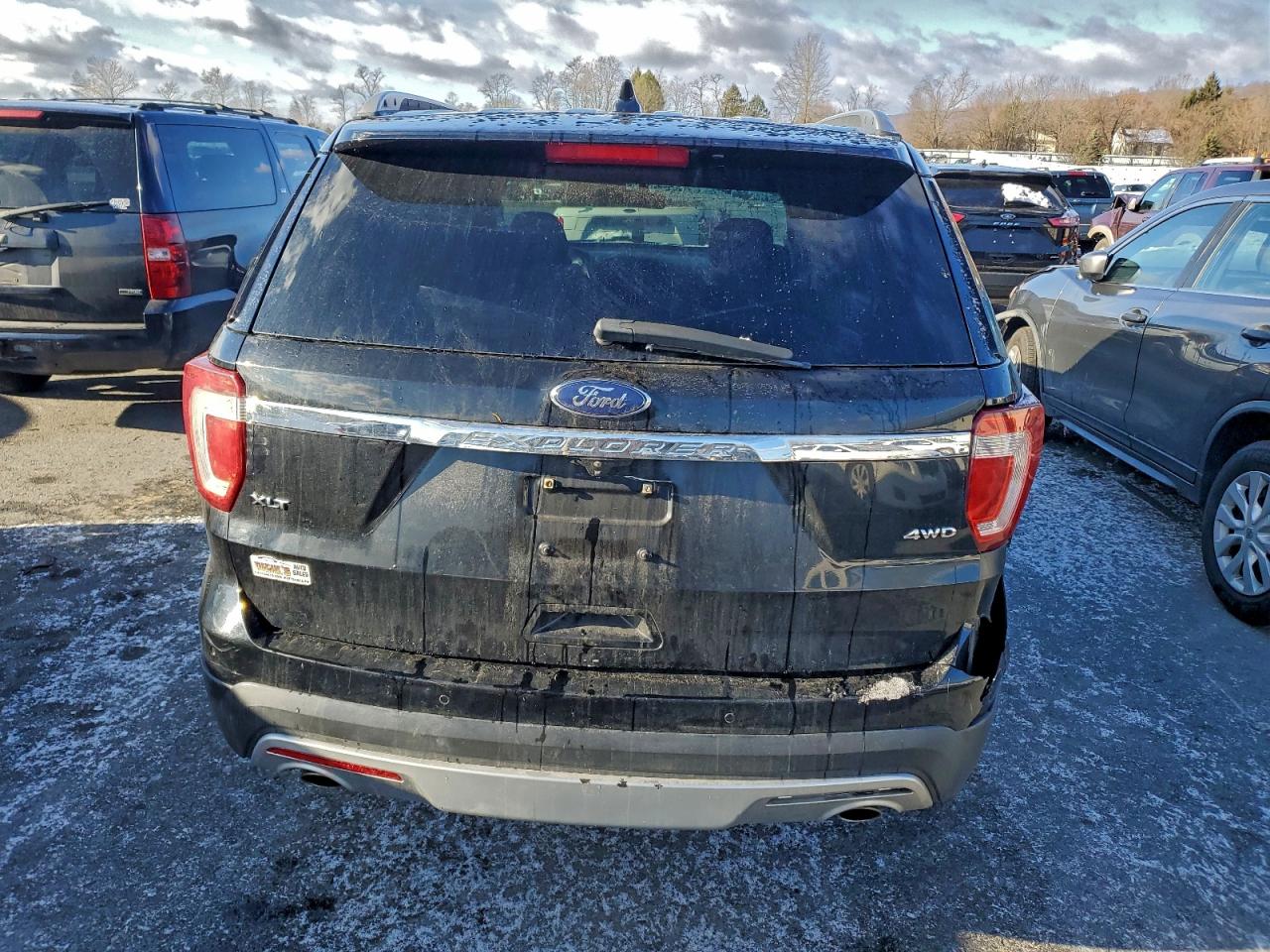 2016 FORD EXPLORER XLT photo 11