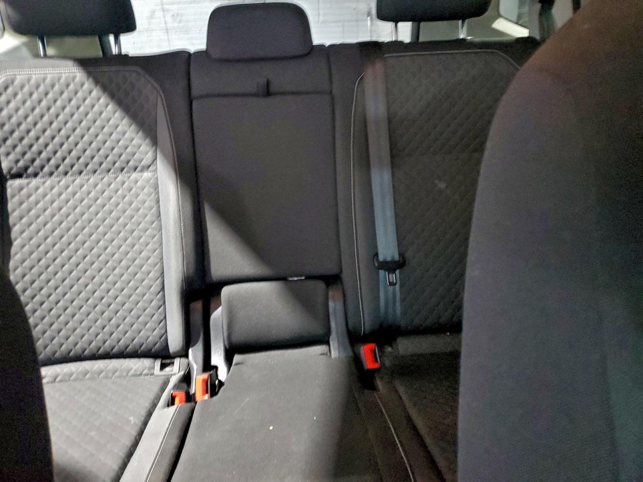 2021 VOLKSWAGEN TIGUAN S photo 10