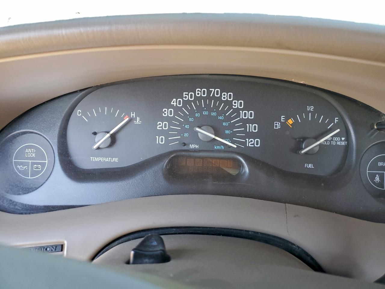2002 BUICK CENTURY CUSTOM photo 25