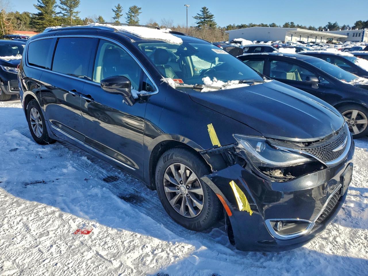 2019 CHRYSLER PACIFICA TOURING L photo 10
